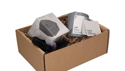 She's Lost Control New Mama Gift Set Candle Scent Quartz Stone OS RRP 195