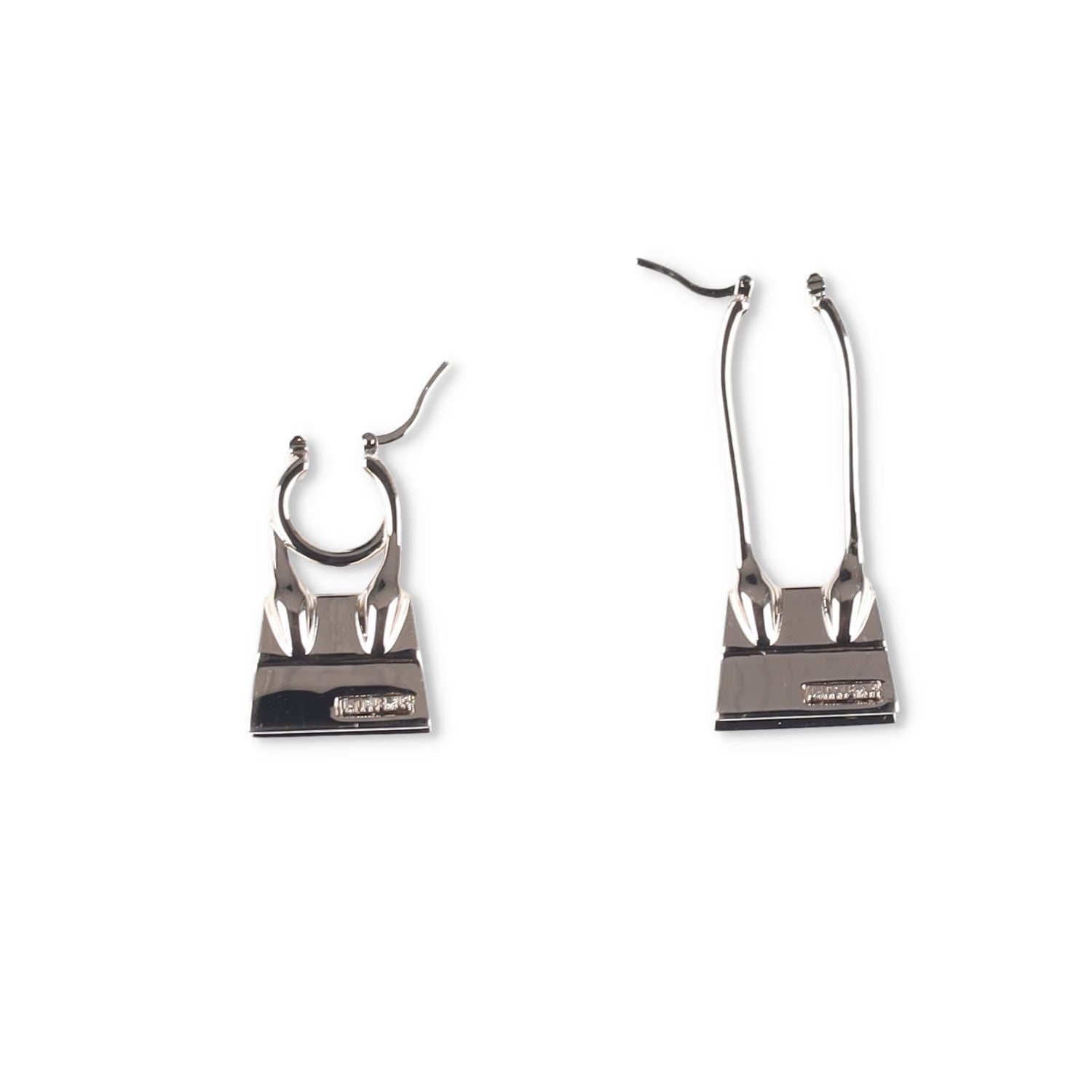 JACQUEMUS Gold Asymmetrical Chiquito Earrings Wire Closure One Size RRP 195 — View 3
